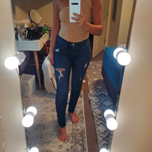 Dark wash lightly distressed jeans - Picture 2 of 5